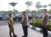 Kapolda Kepri Didampingi Kapolresta Barelang Sambut Menko Polkam di Terminal VVIP Hang Nadim
