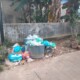Tumpukan Sampah di Belakang Kantor Camat Bengkong Dikeluhkan Warga, Minta Segera Diangkut