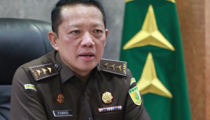 Eks Jampidsus Febrie Adriansyah Jadi Tersangka, Polisi Sita Emas 74 Kg hingga Valas Miliaran