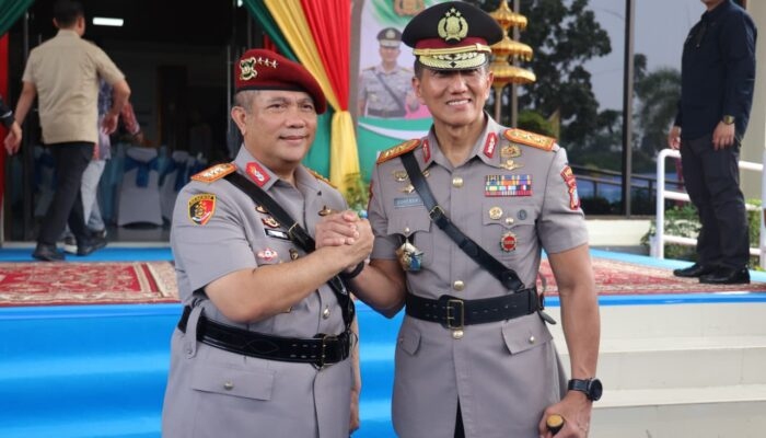 Suhendri Resmi Bertugas Gantikan Asep sebagai Kapolda Kepri