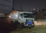 Dua Ekskavator Keruk Bukit di Nagoya Batam, Aktivitas Tengah Malam