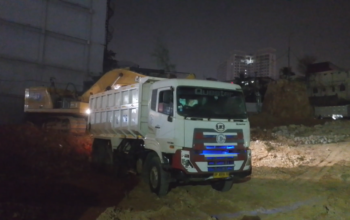 Dua Ekskavator Keruk Bukit di Nagoya Batam, Aktivitas Tengah Malam